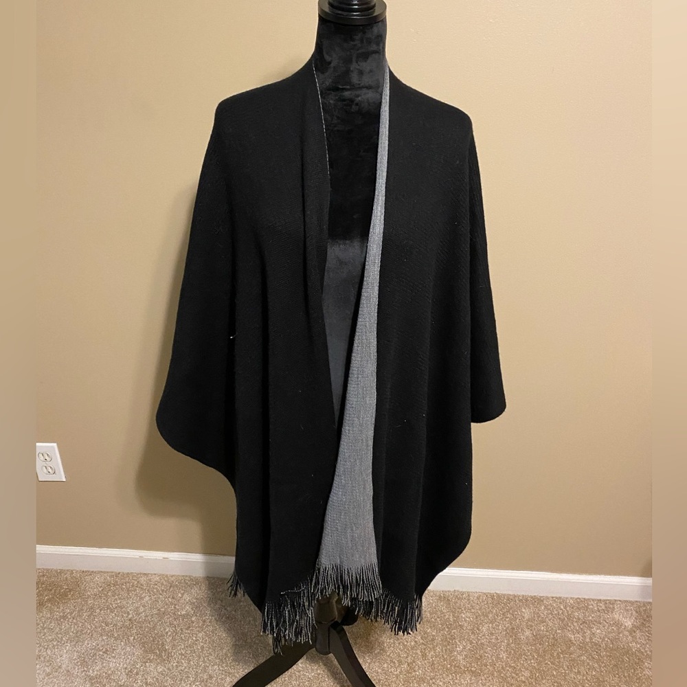 Sweater wrap black and grey reversible